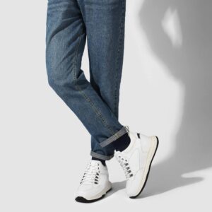 Zapatillas blancas con cuña oculta de 10 cm 