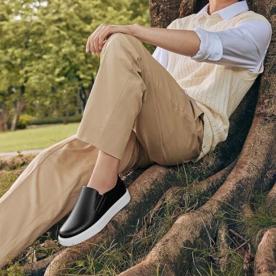 Mocasines para hombre CMR CHAMARIPA que aumentan la estatura - Zapatos casuales sin cordones de cuero negro con tacón de 7 cm 