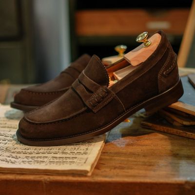 zapatos hombre con alza - zapatos mas altos - Mocasín artesanal ante marrón oscuro 6cm