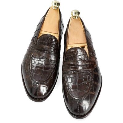 Zapatos Con Alzas Hombre - Mocasines Penny de tiras completas de piel de cocodrilo marrón hechos a mano de 6 cm
